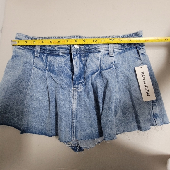 Urban Outfitters NWT Denim Pleated Mini Skort Size 28. - Picture 16 of 16